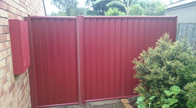Why Choose a Colorbond Fence - Gold Coast