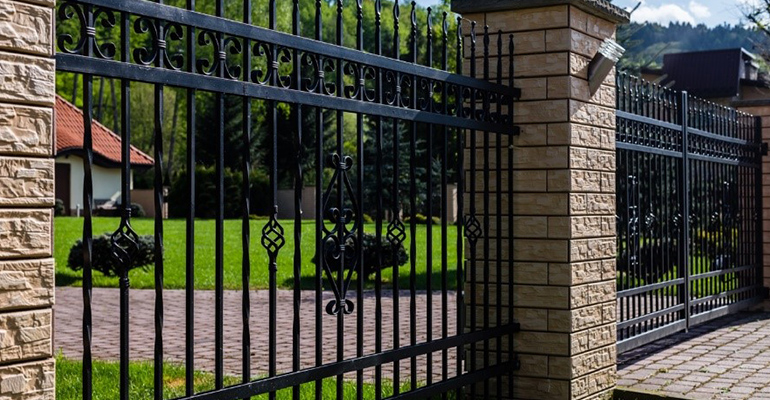 How much value does fencing add to your home? - Gold Coast